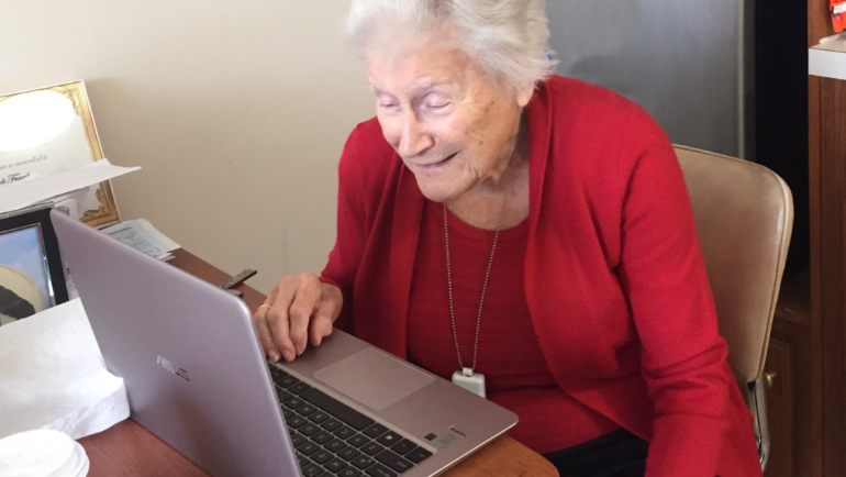 Online Activities that Keep Seniors Engaged